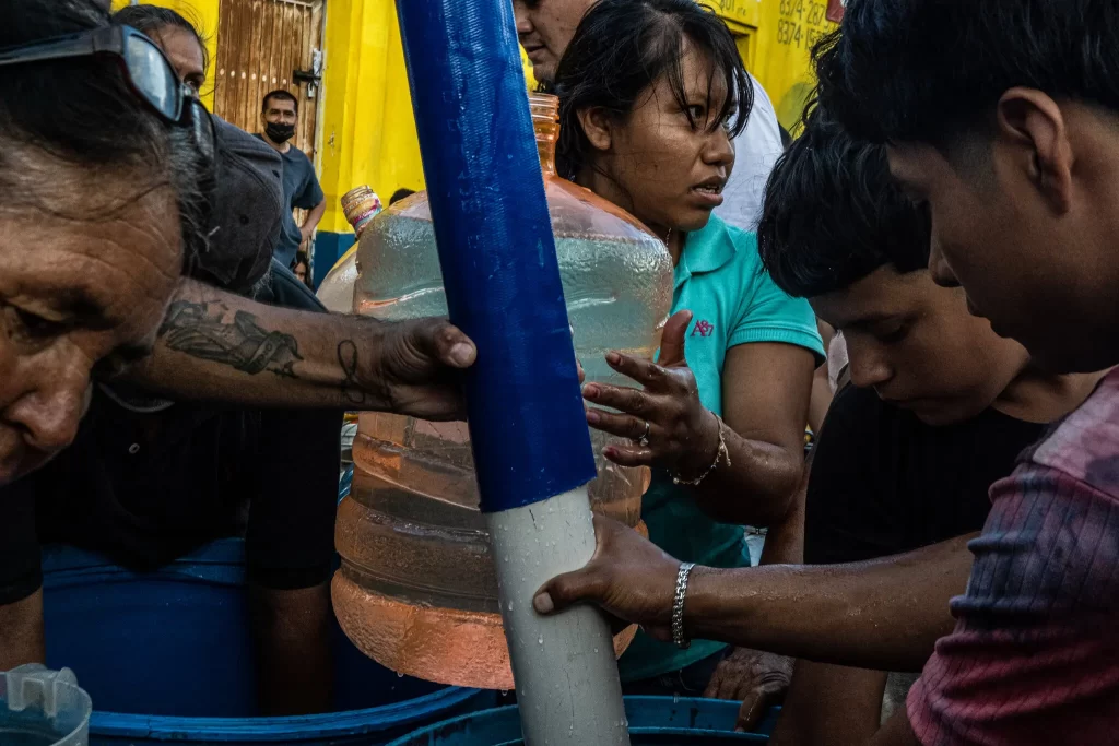 Este barrio en Monterrey había estado sin agua potable durante ocho días debido a la sequía.